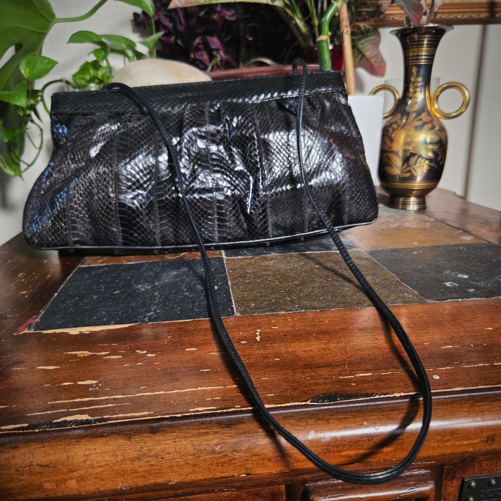 Vintage 80s Palizzio Black Snakeskin Clutch Crossbody Bag Pleated Evening Purse - Picture 7 of 9